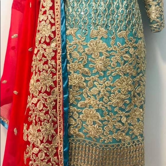 Dress - Picture 4 of 5